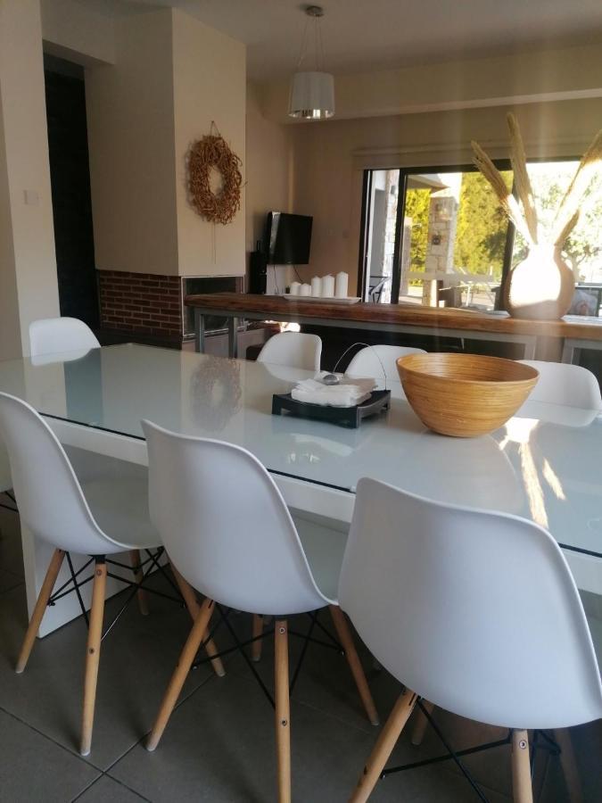 Villa Angela Dhrousha Extérieur photo