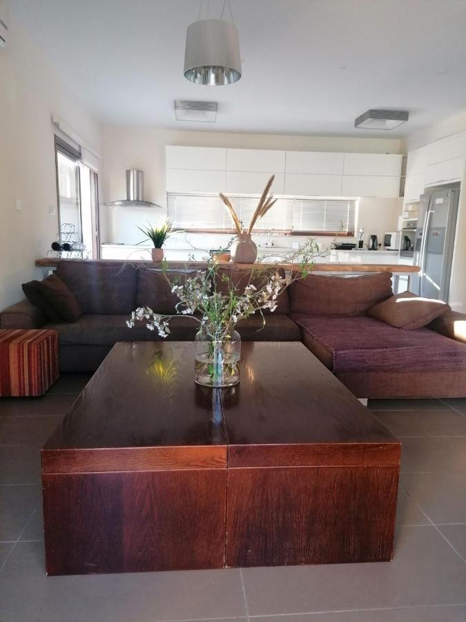 Villa Angela Dhrousha Extérieur photo