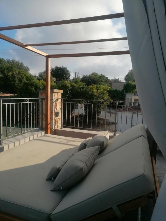Villa Angela Dhrousha Extérieur photo