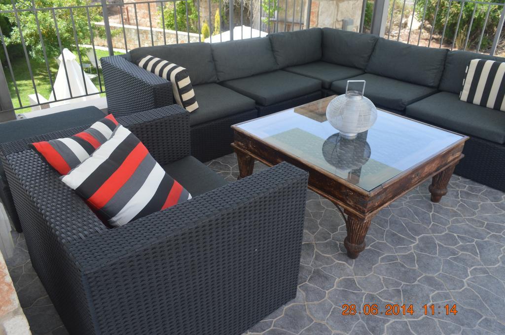 Villa Angela Dhrousha Extérieur photo